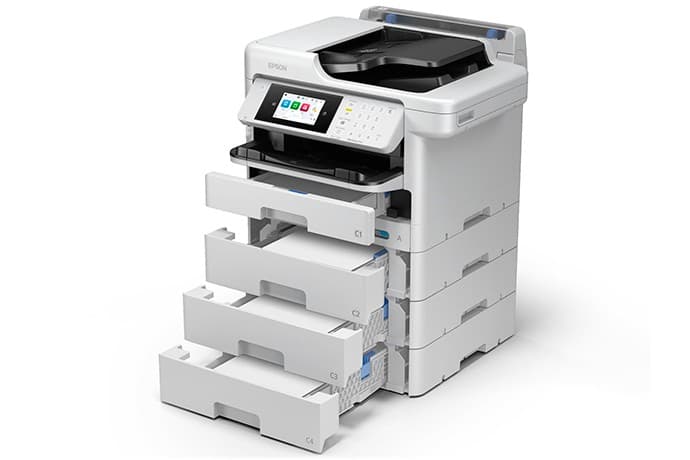 Epson WorkForce Pro WF-C5891 con bandejas de papel adicionales abiertas