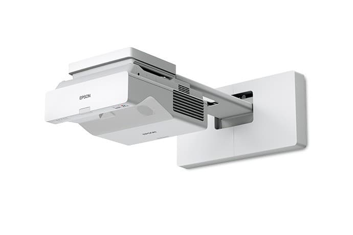Proyector Epson PowerLite 760W instalado con soporte de pared